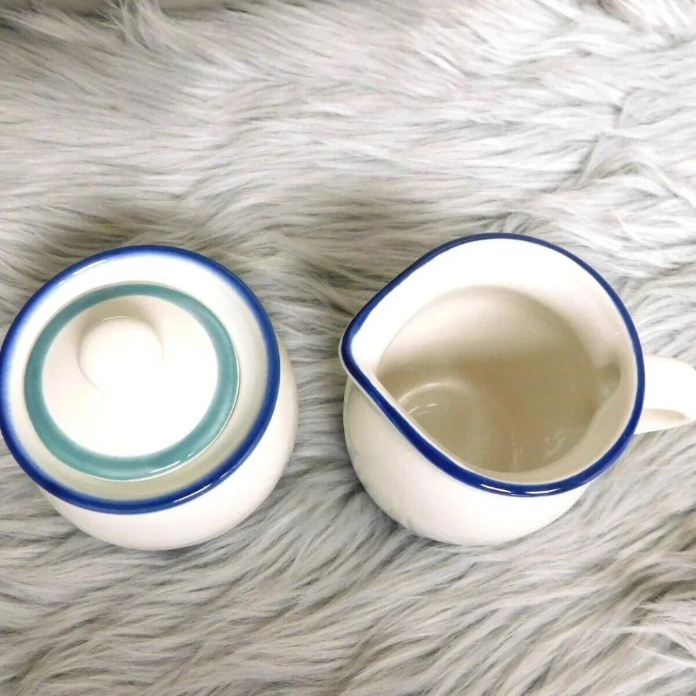Vintage Pfaltzgraff Stoneware Creamer and Sugar Bowl with Lid‎